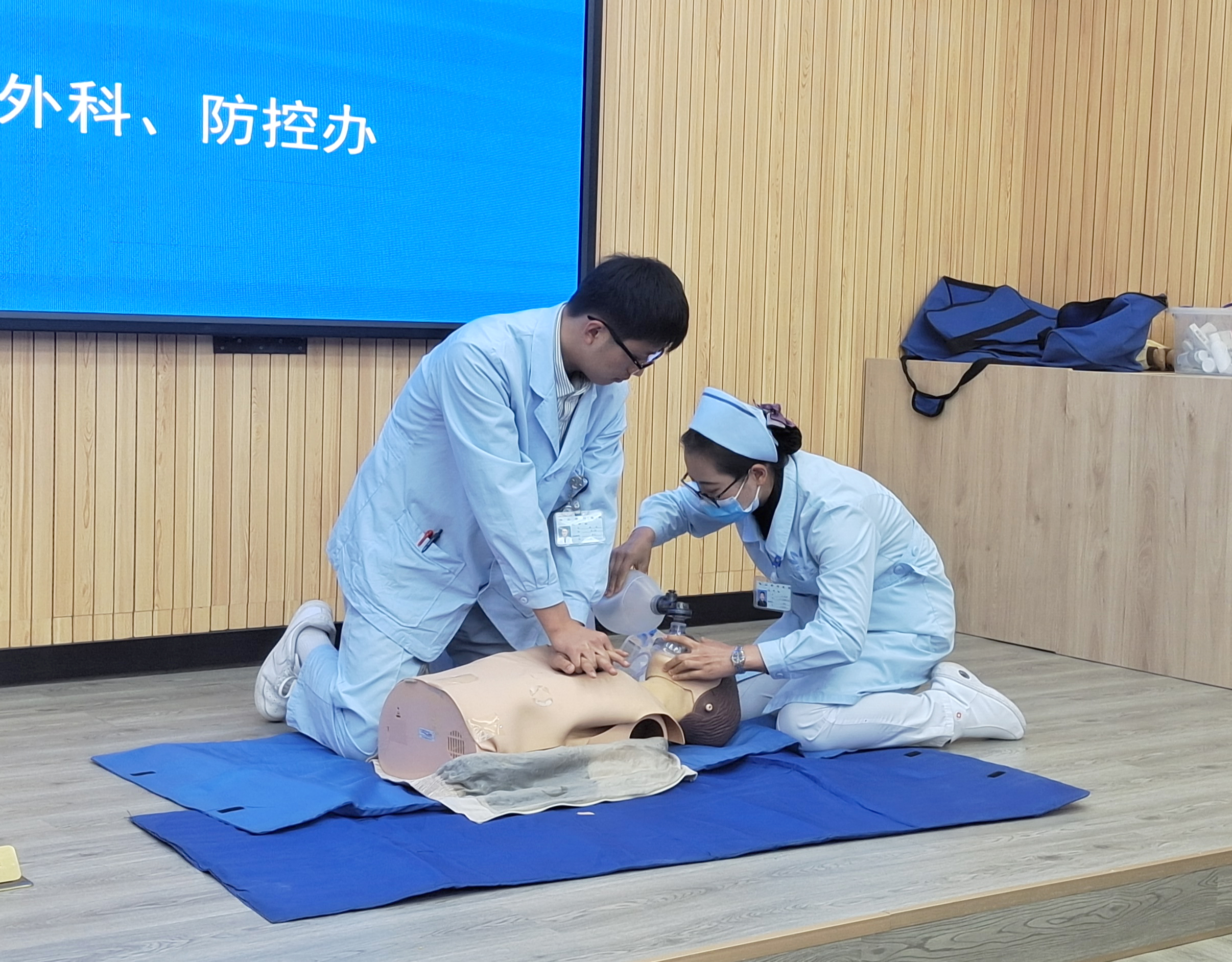 【保山安利醫(yī)院】醫(yī)務(wù)人員到保山城投建設(shè)發(fā)展（集體）有限公司開展系列急救、防控知識培訓(xùn)