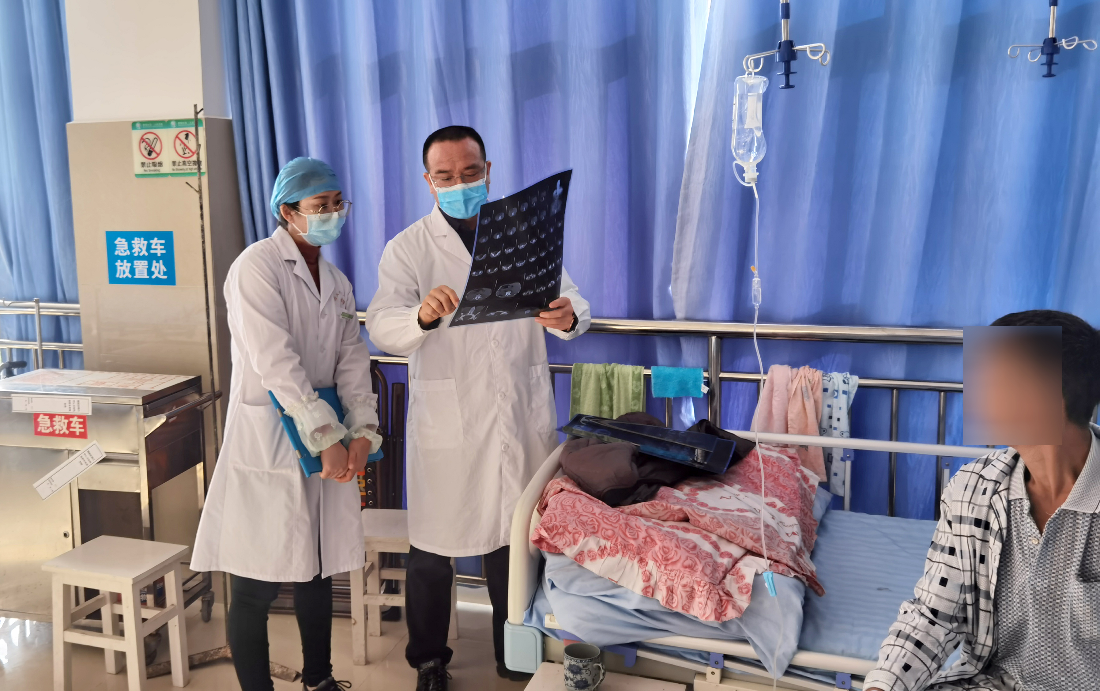 腫瘤科張穎東主任赴潞江鎮(zhèn)中心衛(wèi)生院開展坐診、查房及學(xué)術(shù)交流